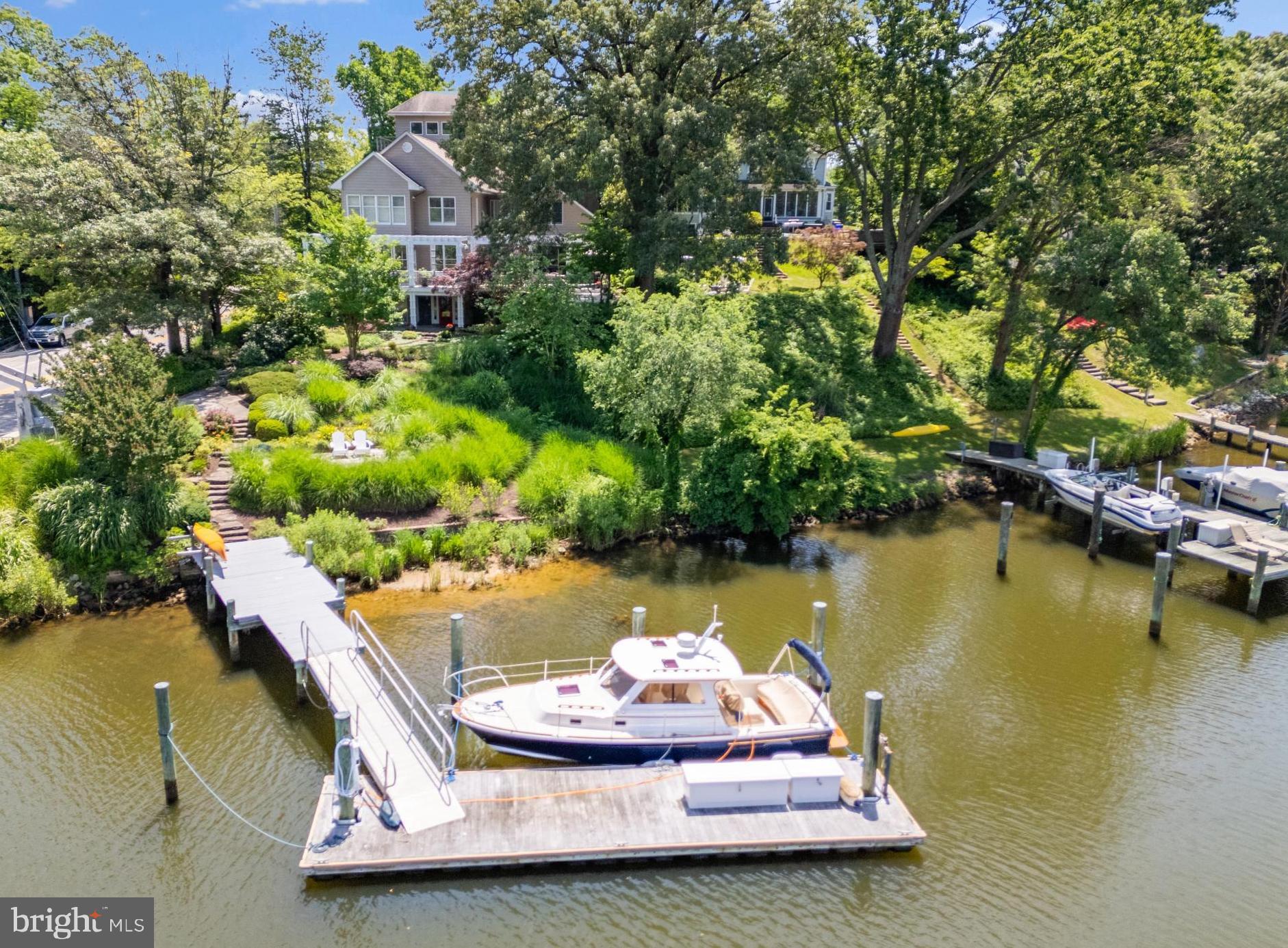 WEST ANNAPOLIS WATERFRONT | 411 RIDGELY AVENUE