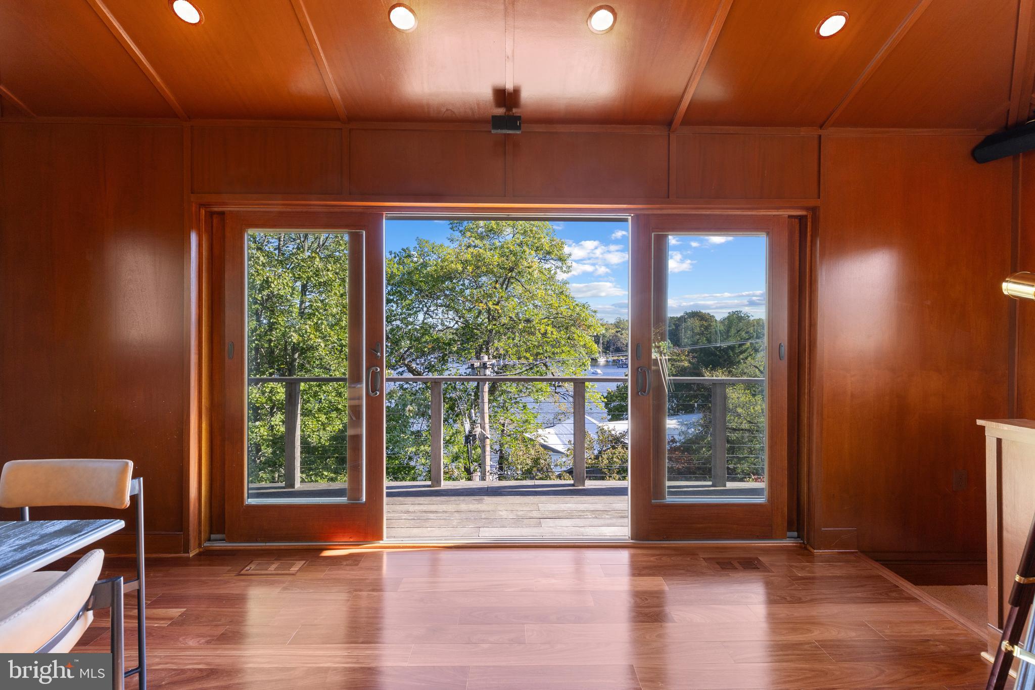 WEST ANNAPOLIS WATERFRONT | 411 RIDGELY AVENUE