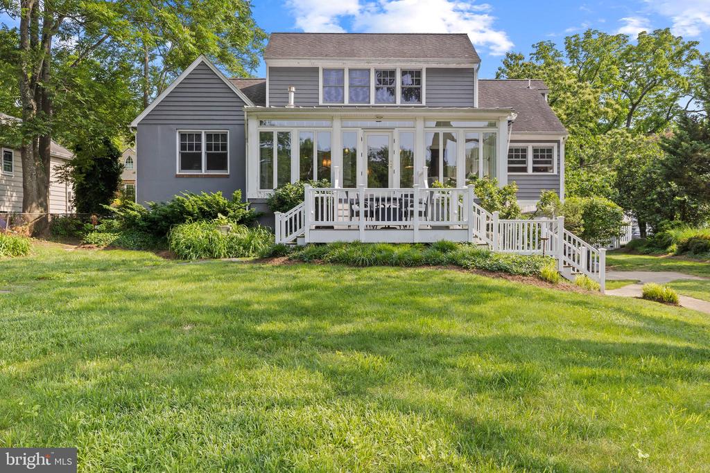 712 Warren Dr