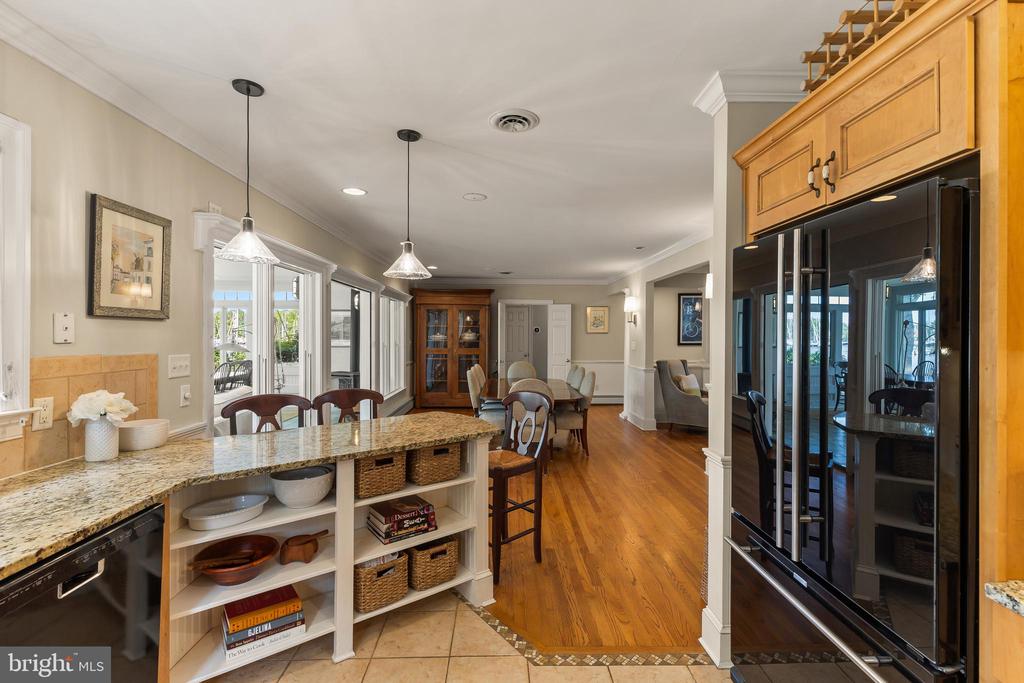 712 Warren Dr