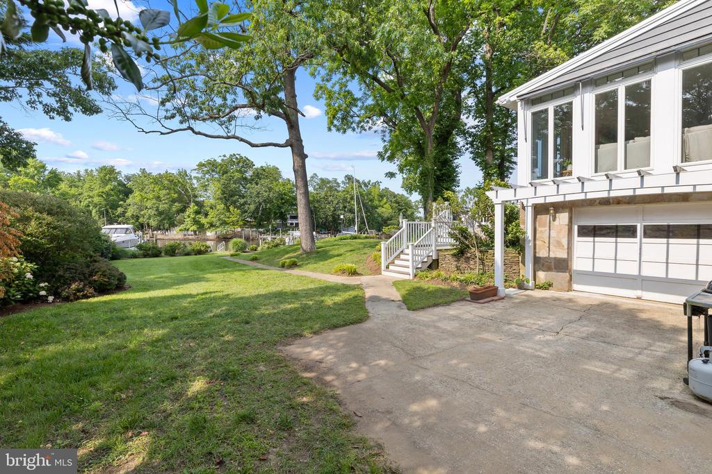 712 Warren Dr