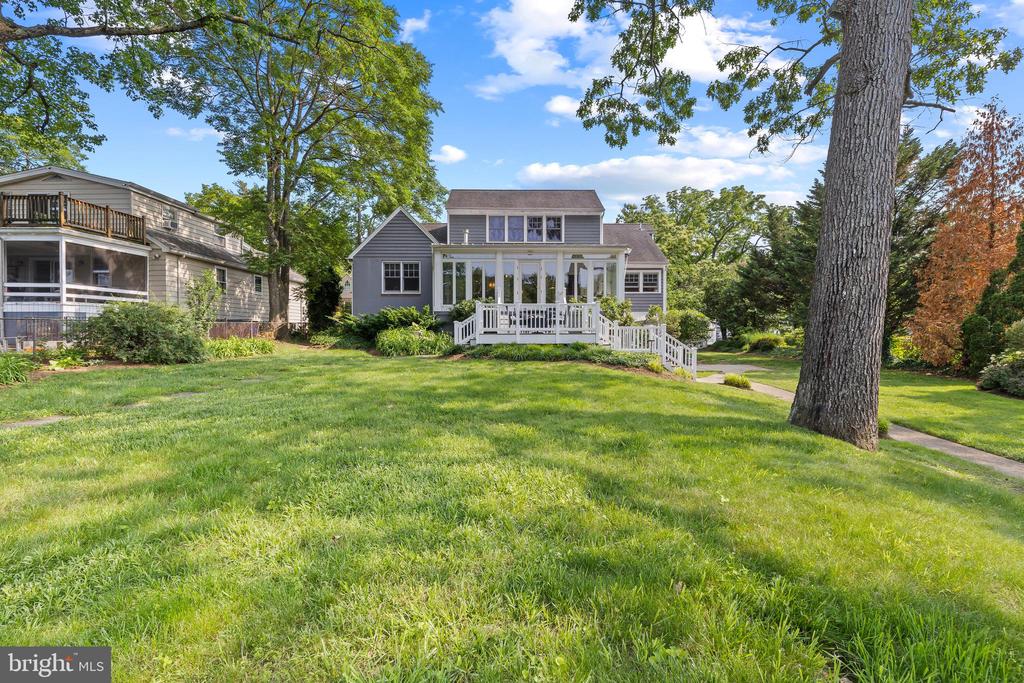 712 Warren Dr