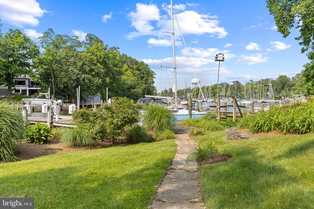 712 Warren Dr