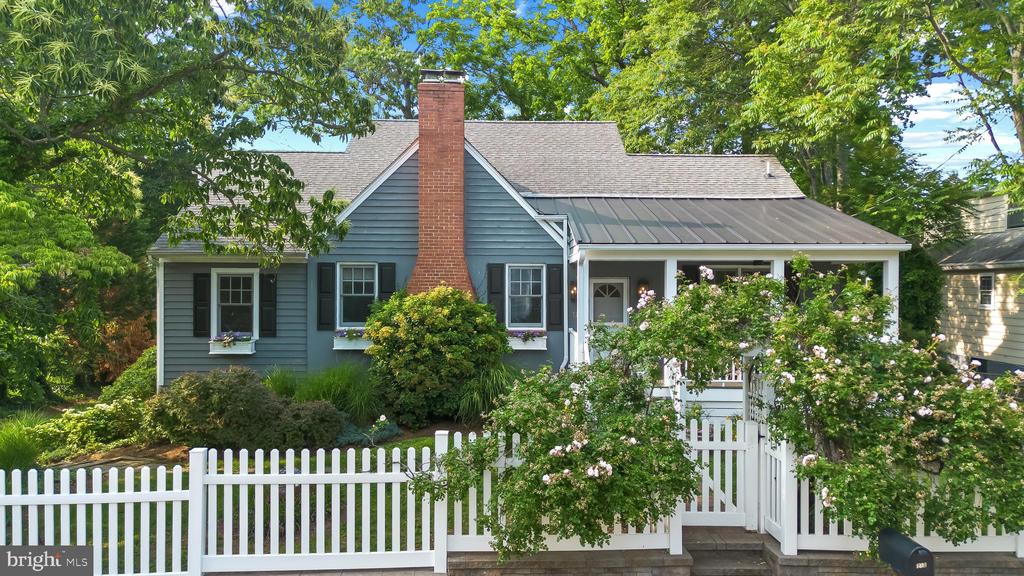 712 Warren Dr