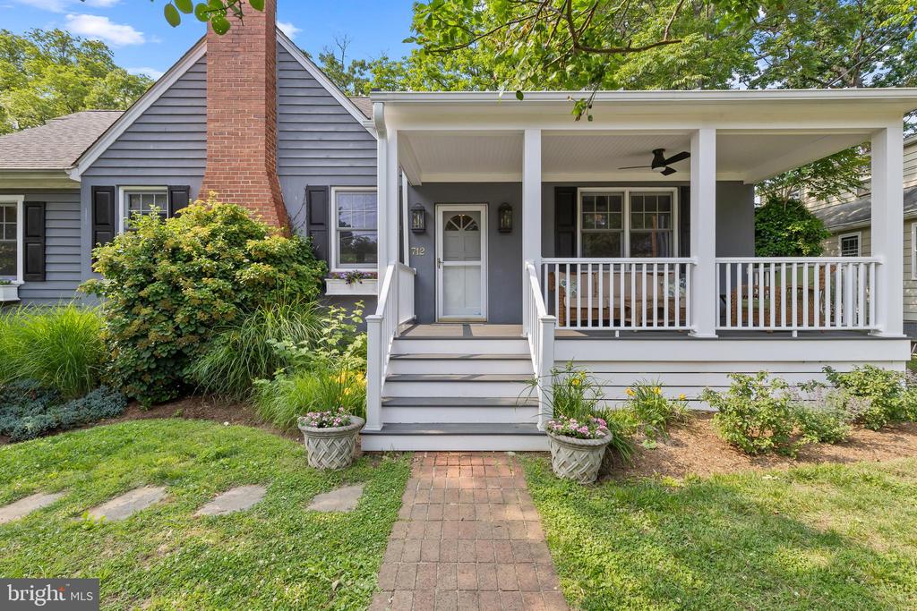 712 Warren Dr
