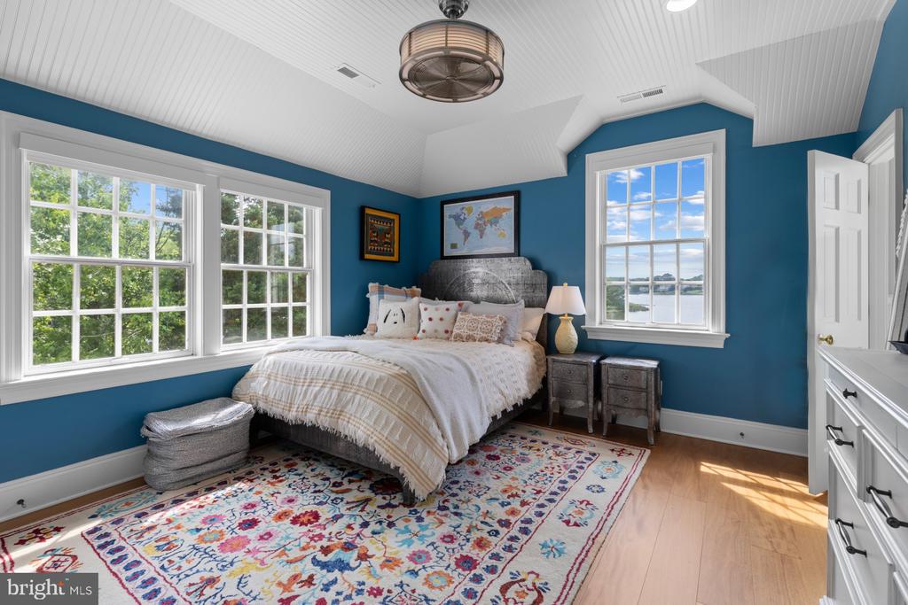 ANNAPOLIS WATER VIEWS | 1241 CHERRY TREE LANE