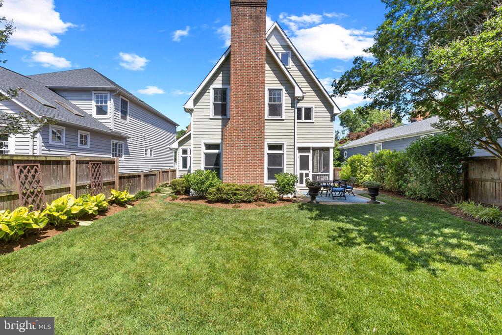 3 Chester Ave