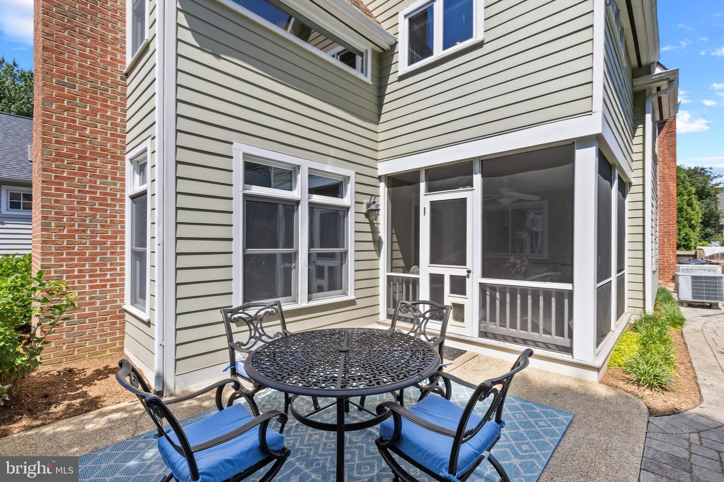 3 Chester Ave