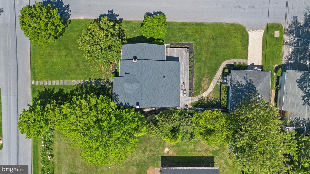 43 E Lake Dr