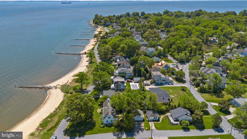 43 E Lake Dr