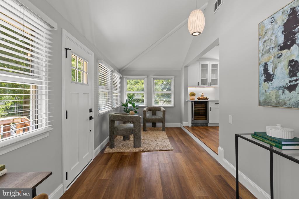 356 Hickory Trl