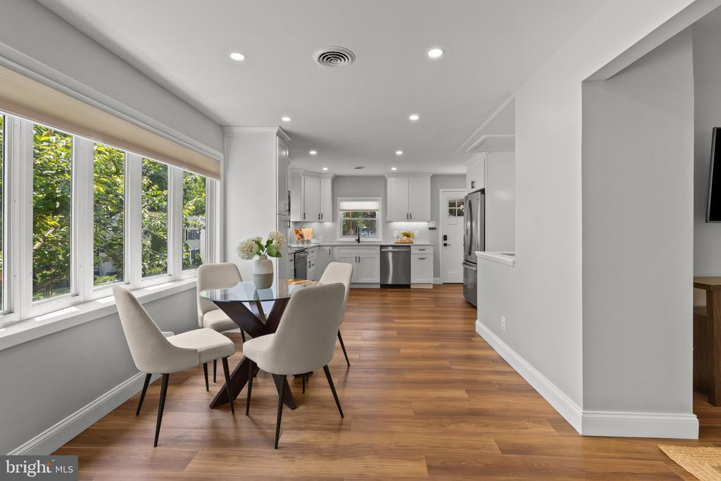 356 Hickory Trl