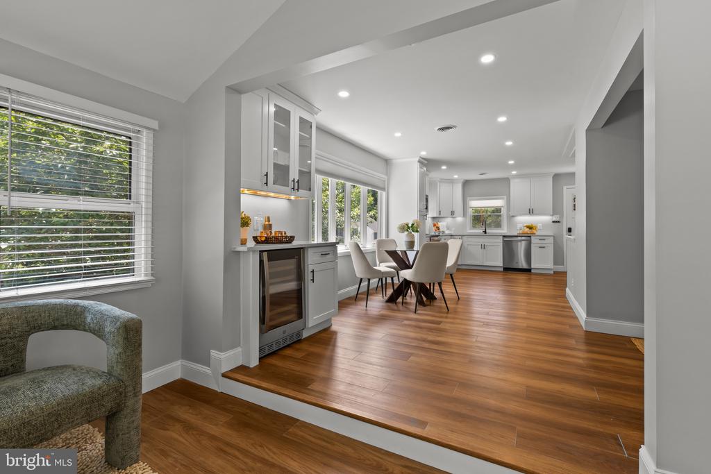 356 Hickory Trl