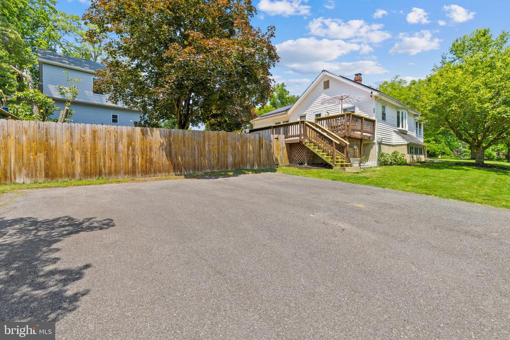 356 Hickory Trl
