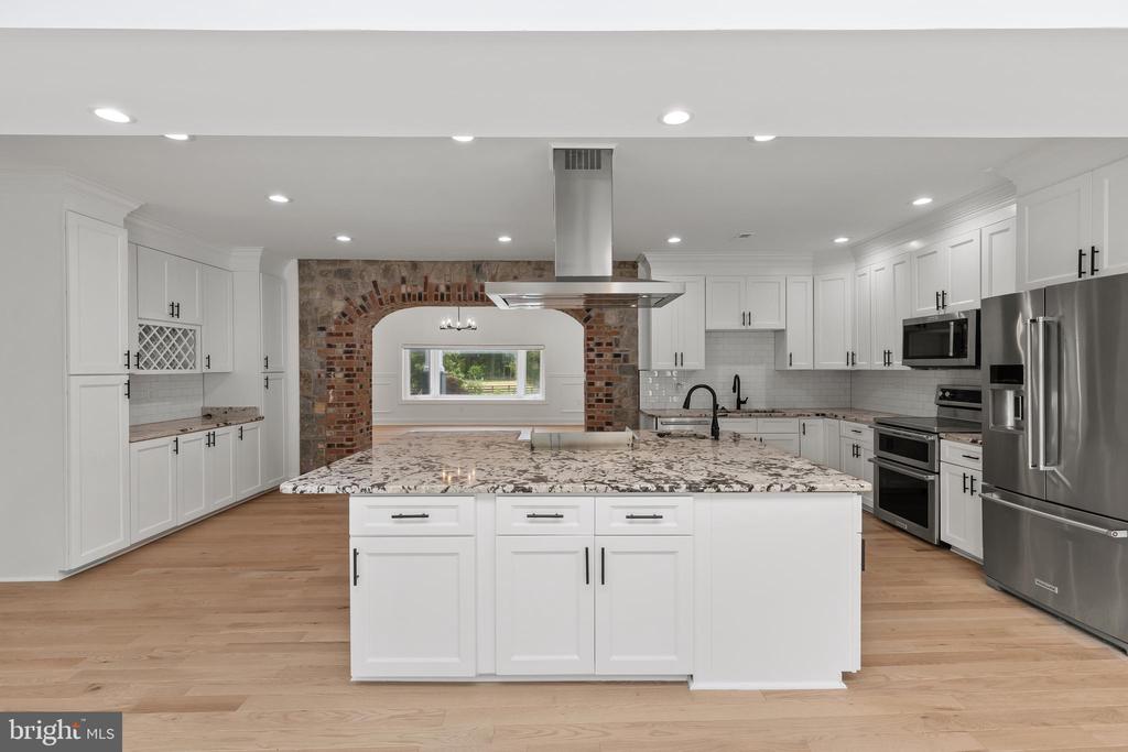 3399 Pocahontas Dr