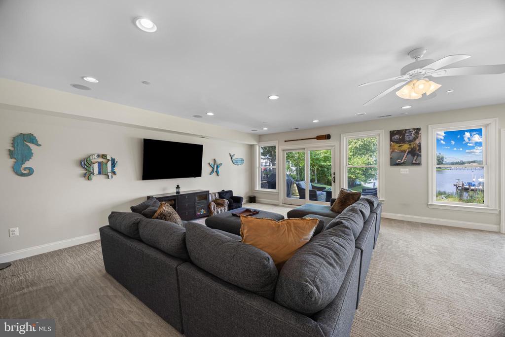 1200 Cedar Ln