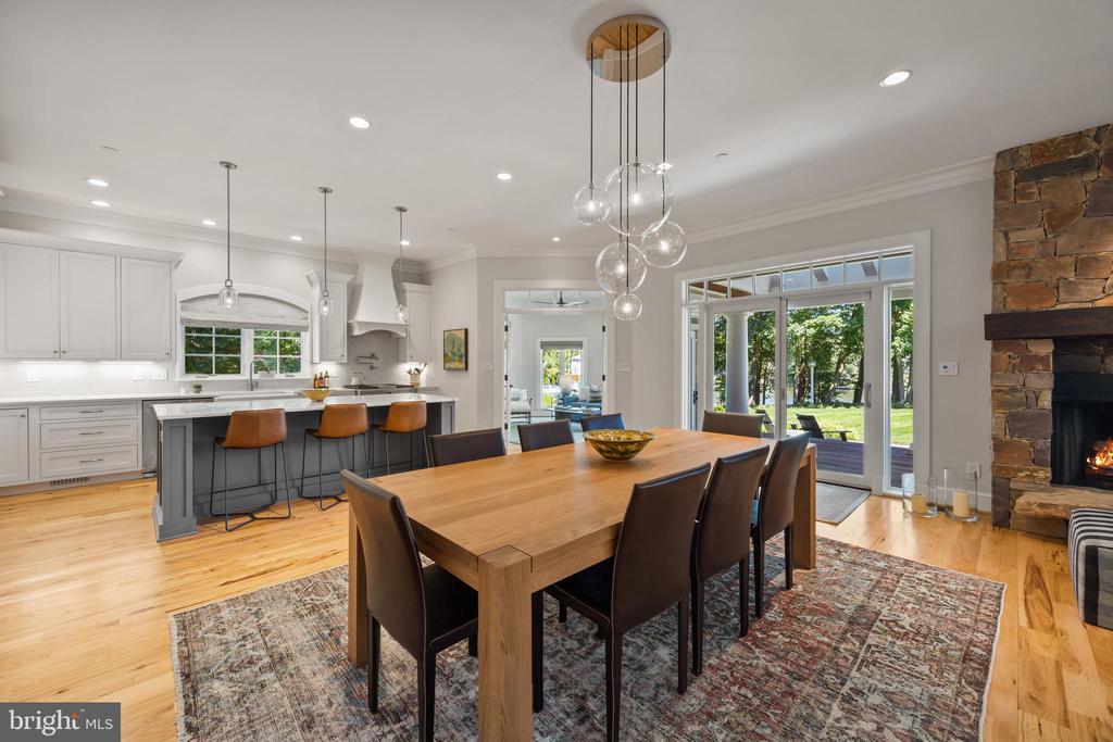 4 LITTLE HARBOR WAY