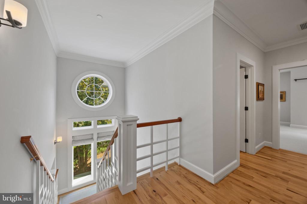 4 LITTLE HARBOR WAY