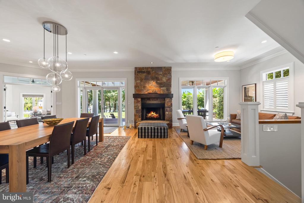 4 LITTLE HARBOR WAY
