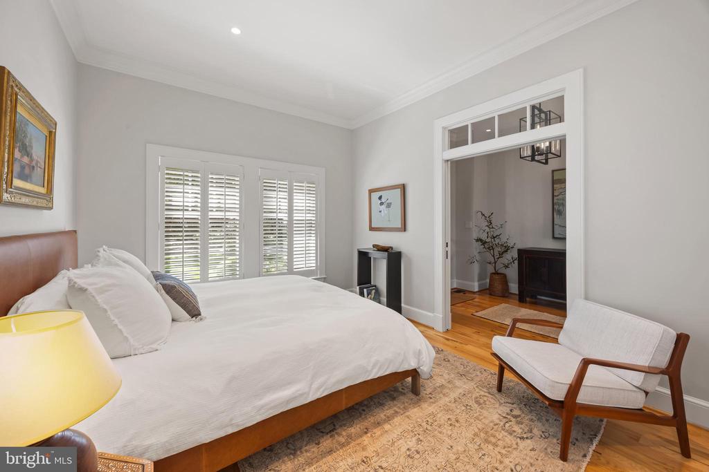 4 LITTLE HARBOR WAY