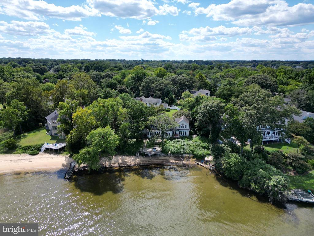 909 MALLARD CIRCLE