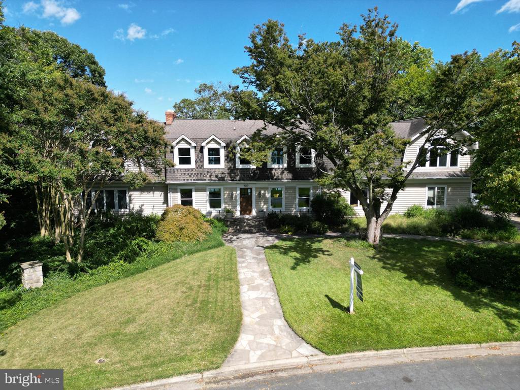 909 MALLARD CIRCLE