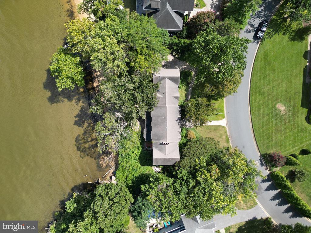 909 MALLARD CIRCLE