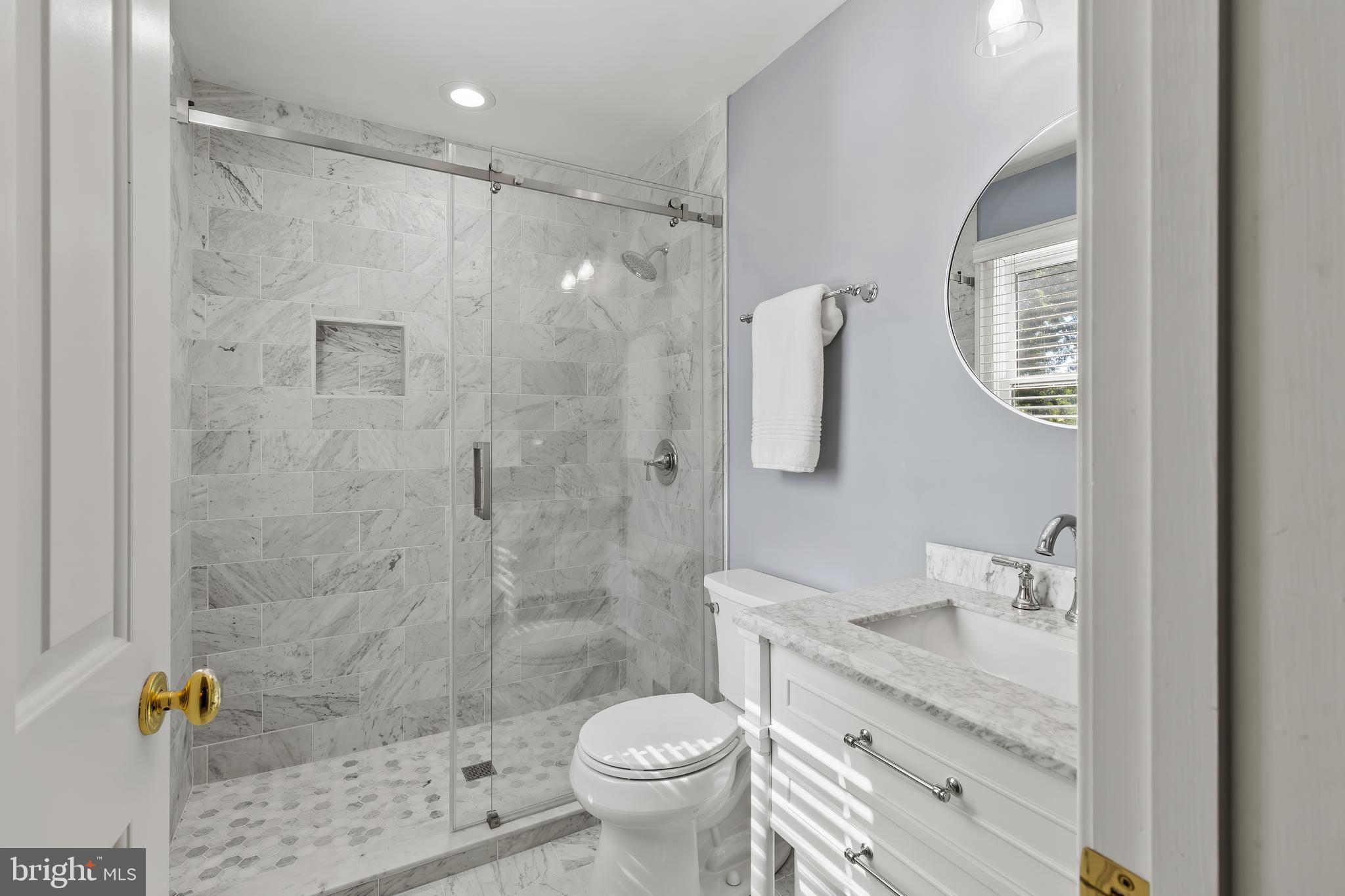 2656-A QUEEN ANNE CIRCLE