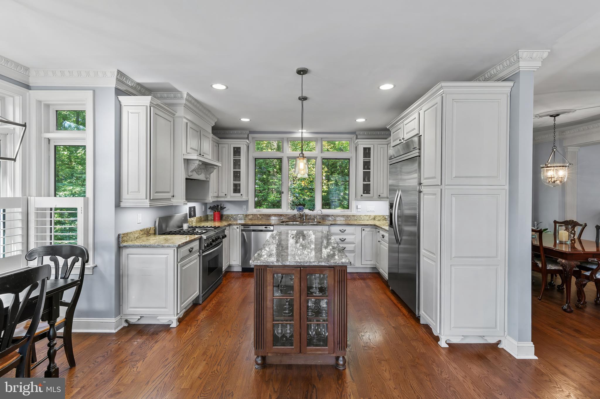 2656-A QUEEN ANNE CIRCLE