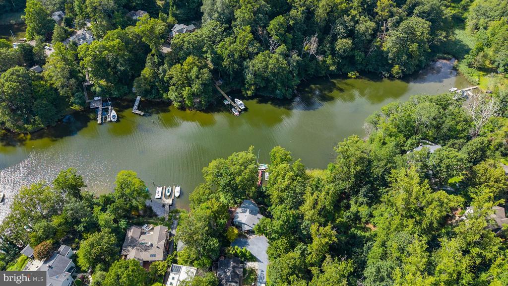 1428 RAVINE WAY