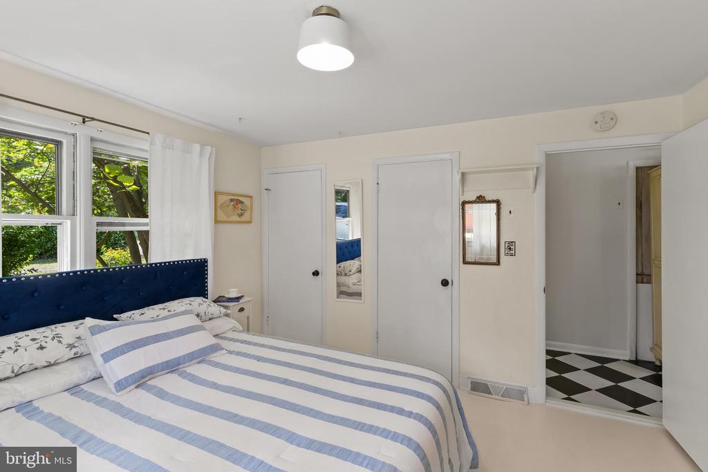 303 EPPING WAY