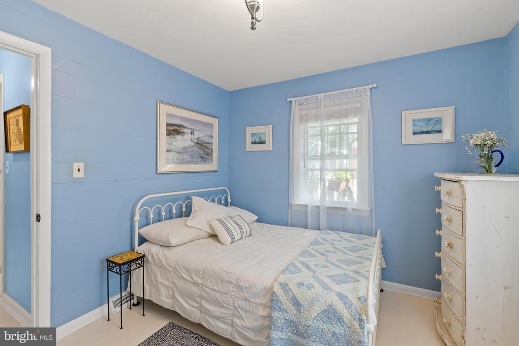 303 EPPING WAY