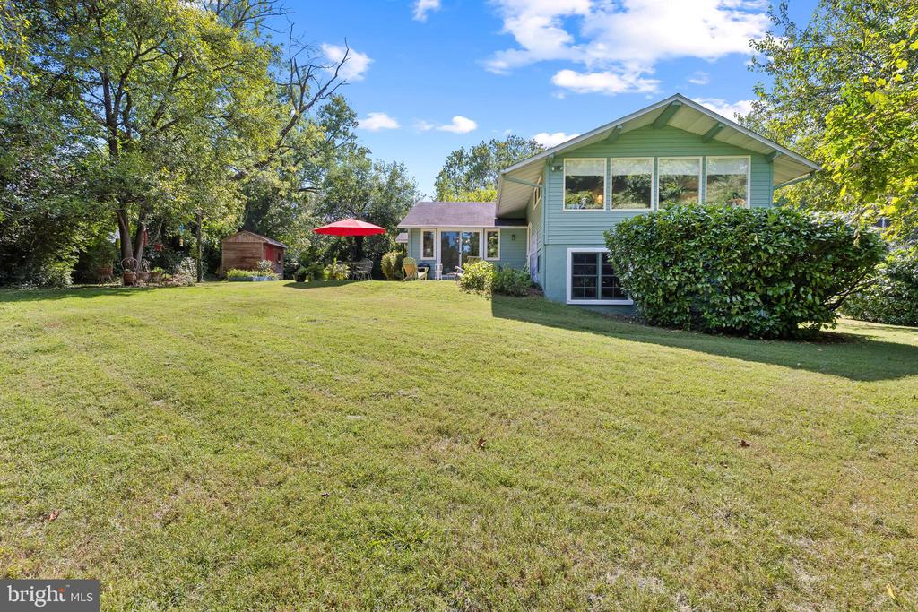 303 EPPING WAY