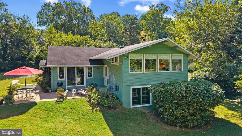 303 EPPING WAY