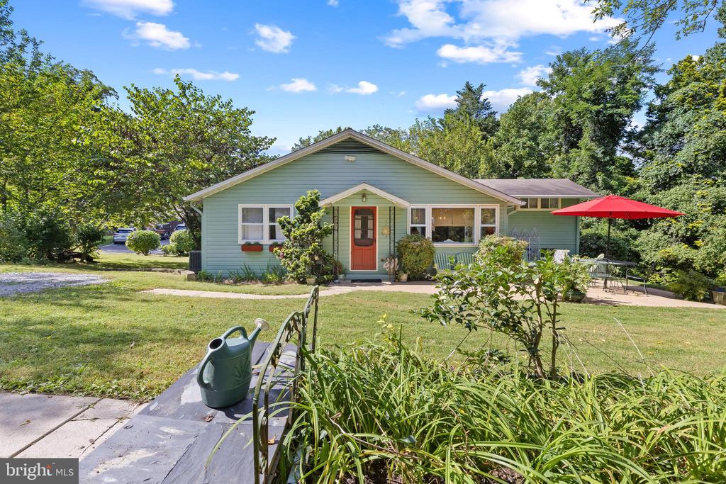 303 EPPING WAY