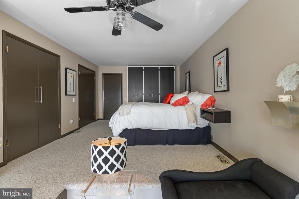 306 E FOREST TRAIL