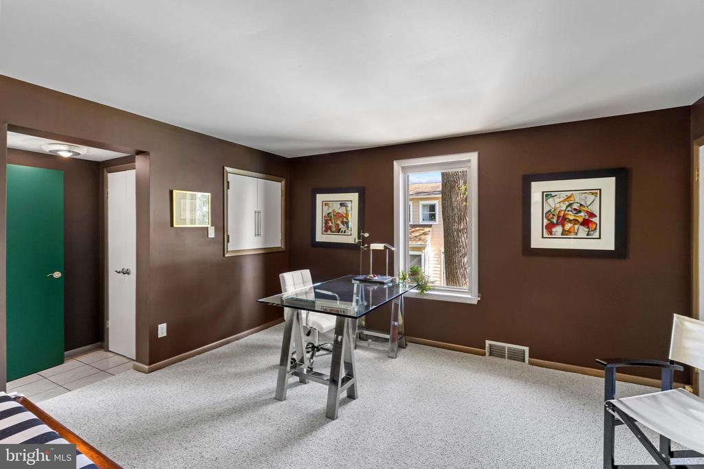 306 E FOREST TRAIL