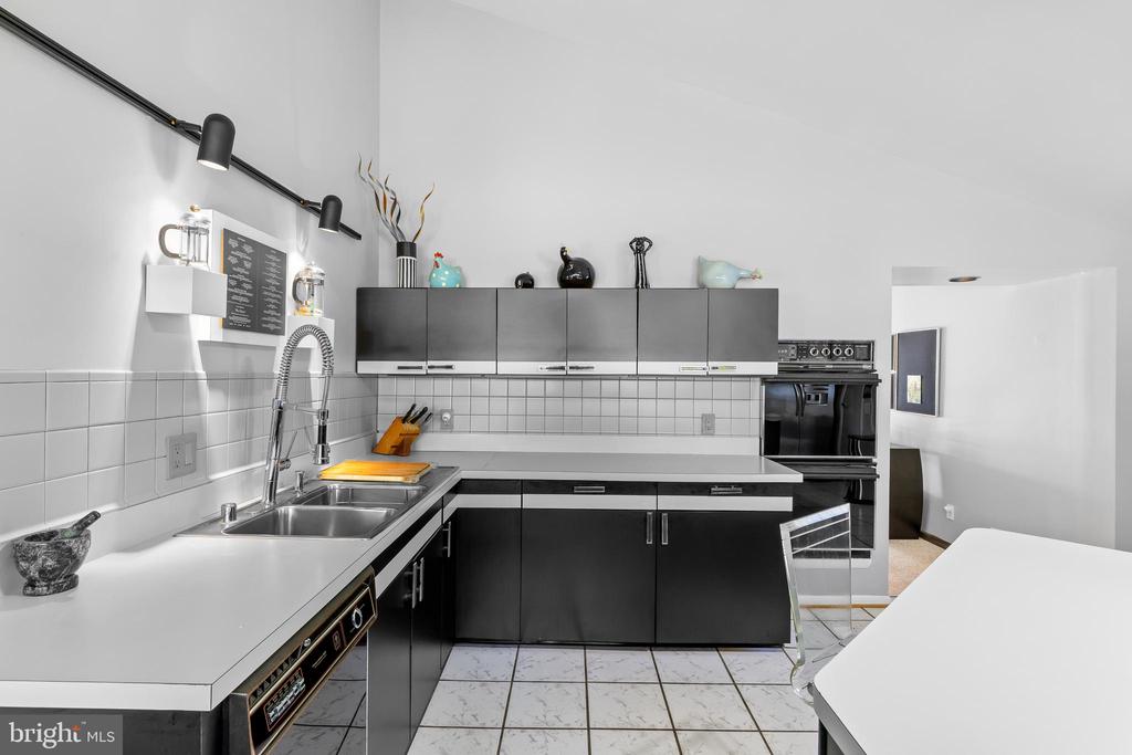 306 E FOREST TRAIL