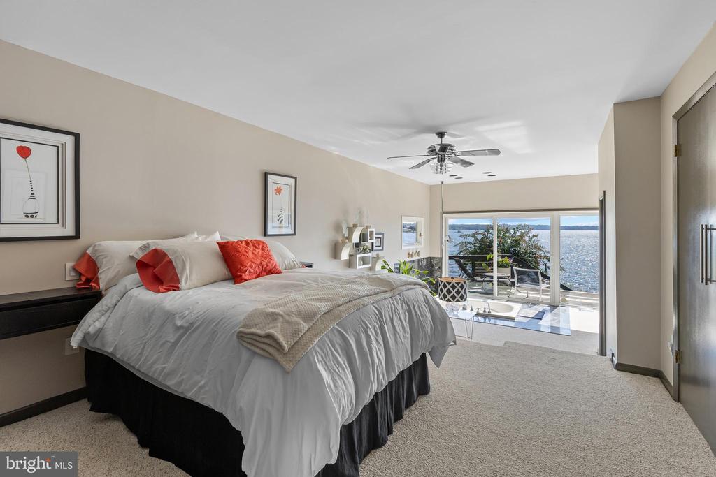 306 E FOREST TRAIL
