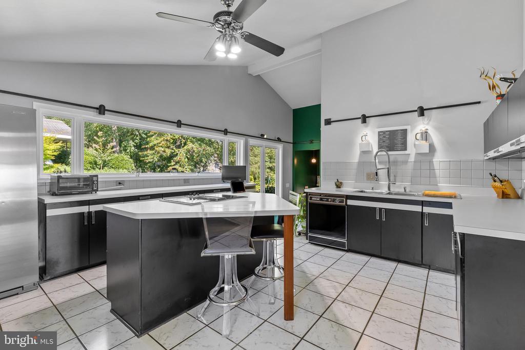 306 E FOREST TRAIL