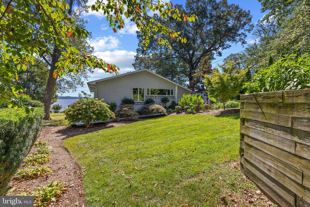 306 E FOREST TRAIL