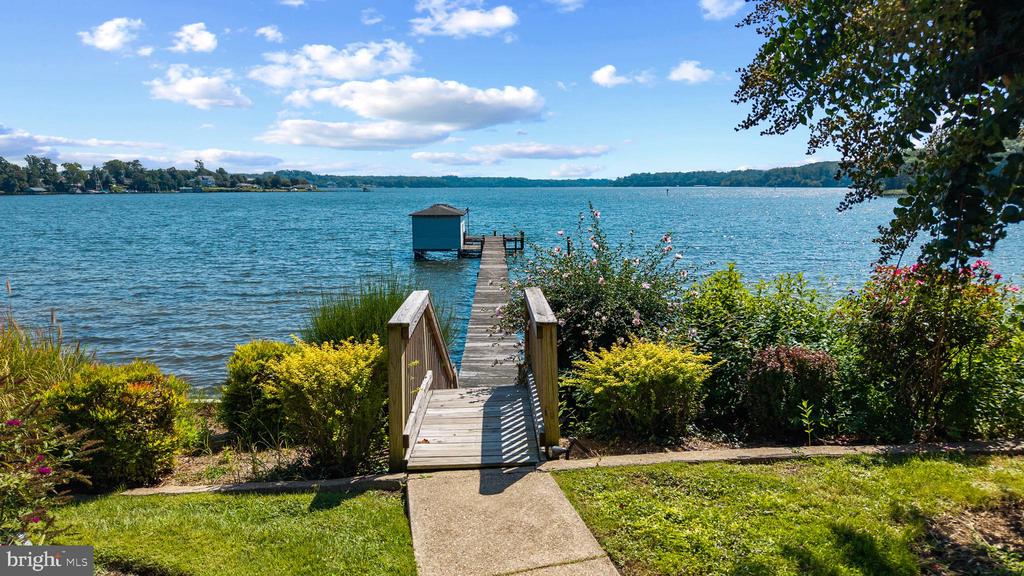 306 E FOREST TRAIL