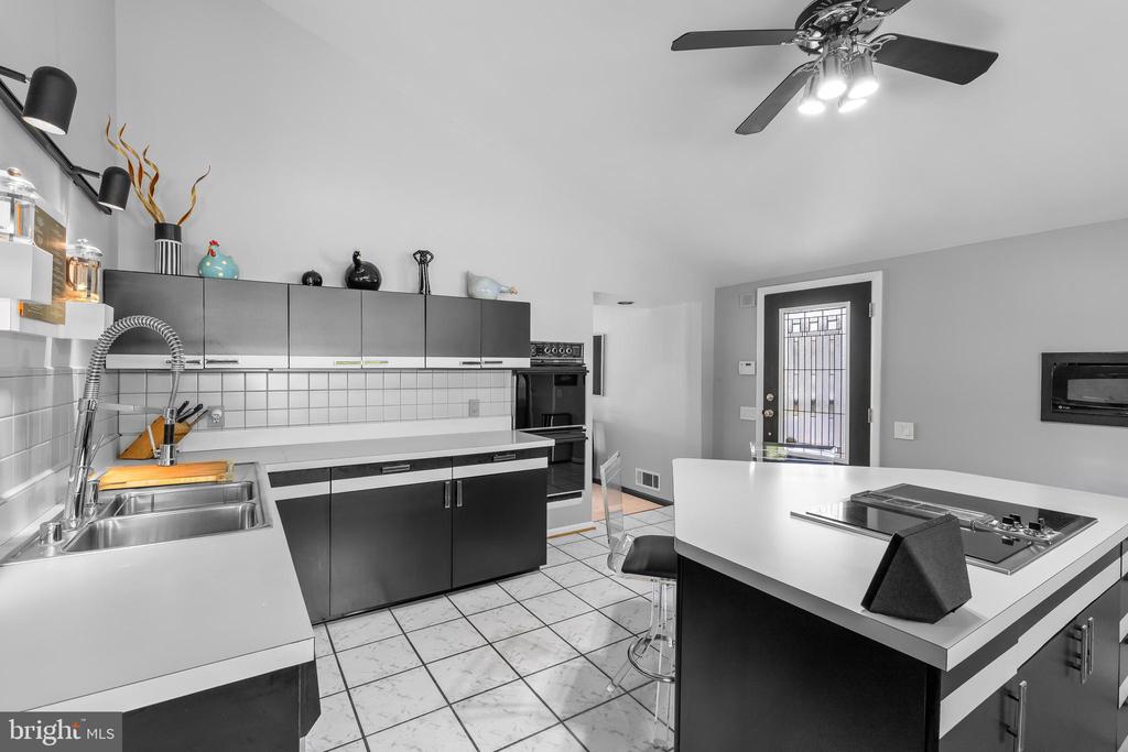 306 E FOREST TRAIL