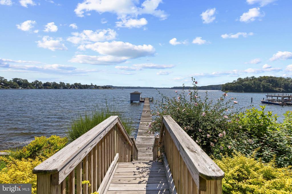 306 E FOREST TRAIL