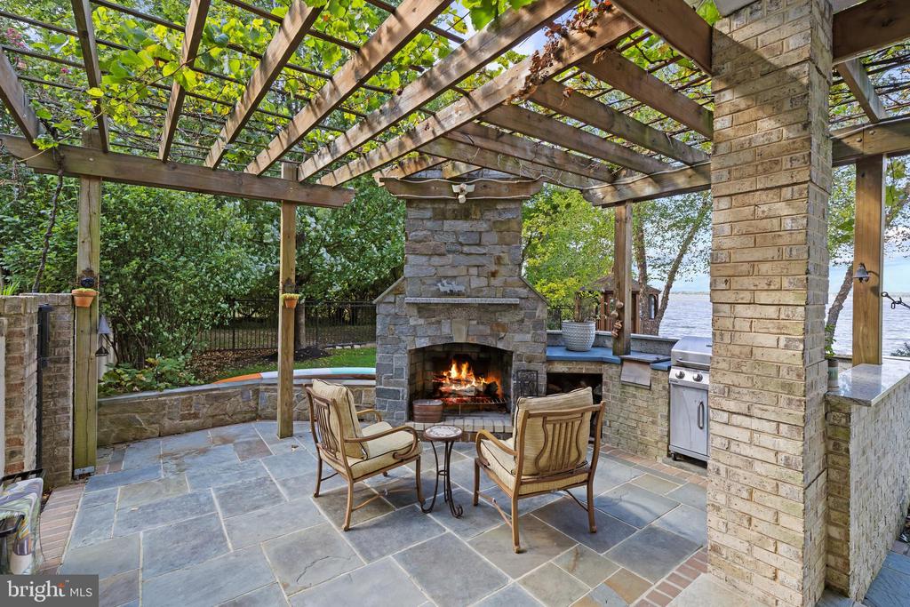 4819 AVERY ROAD