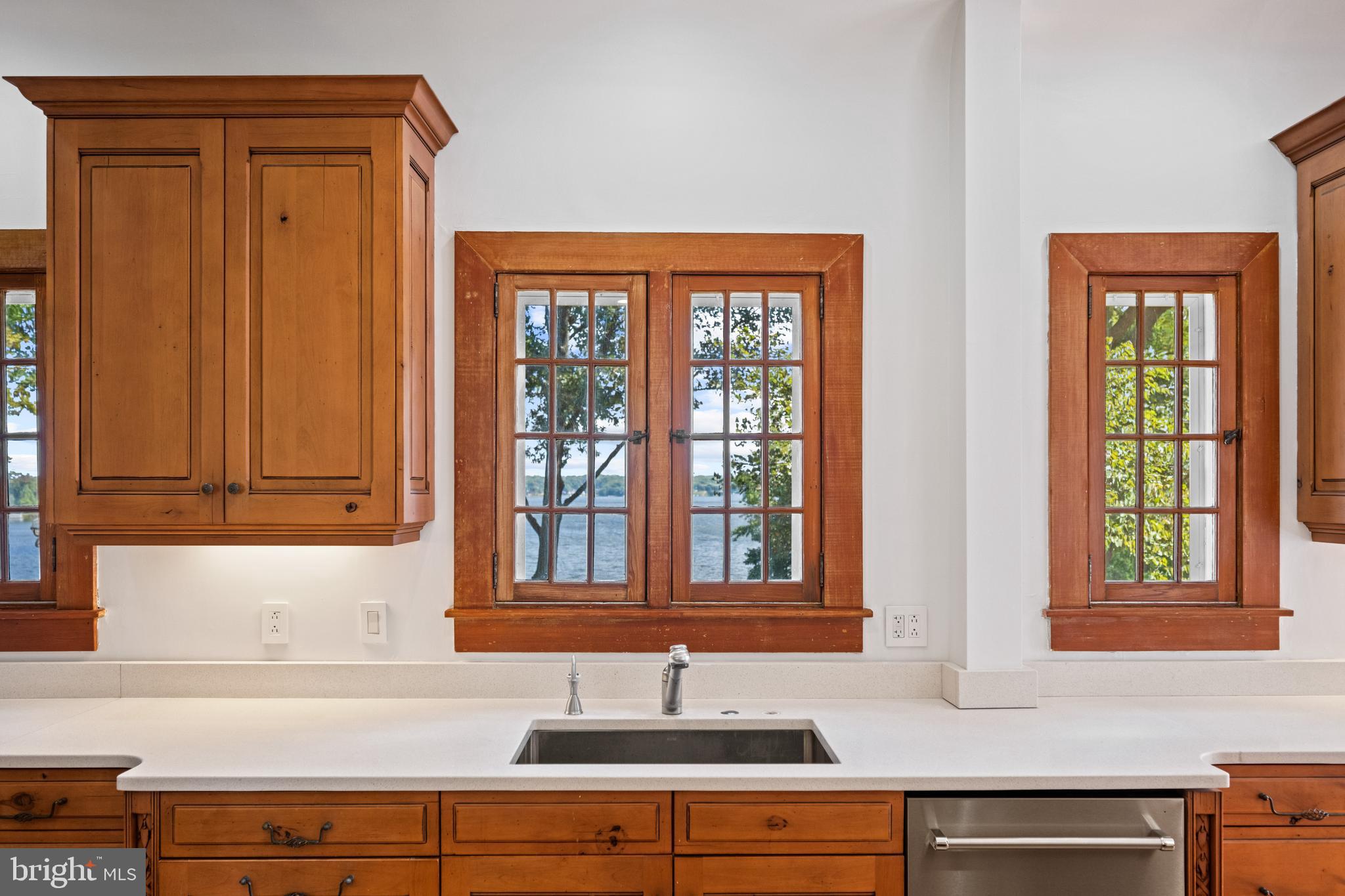 1002 ST HELENA ISLAND