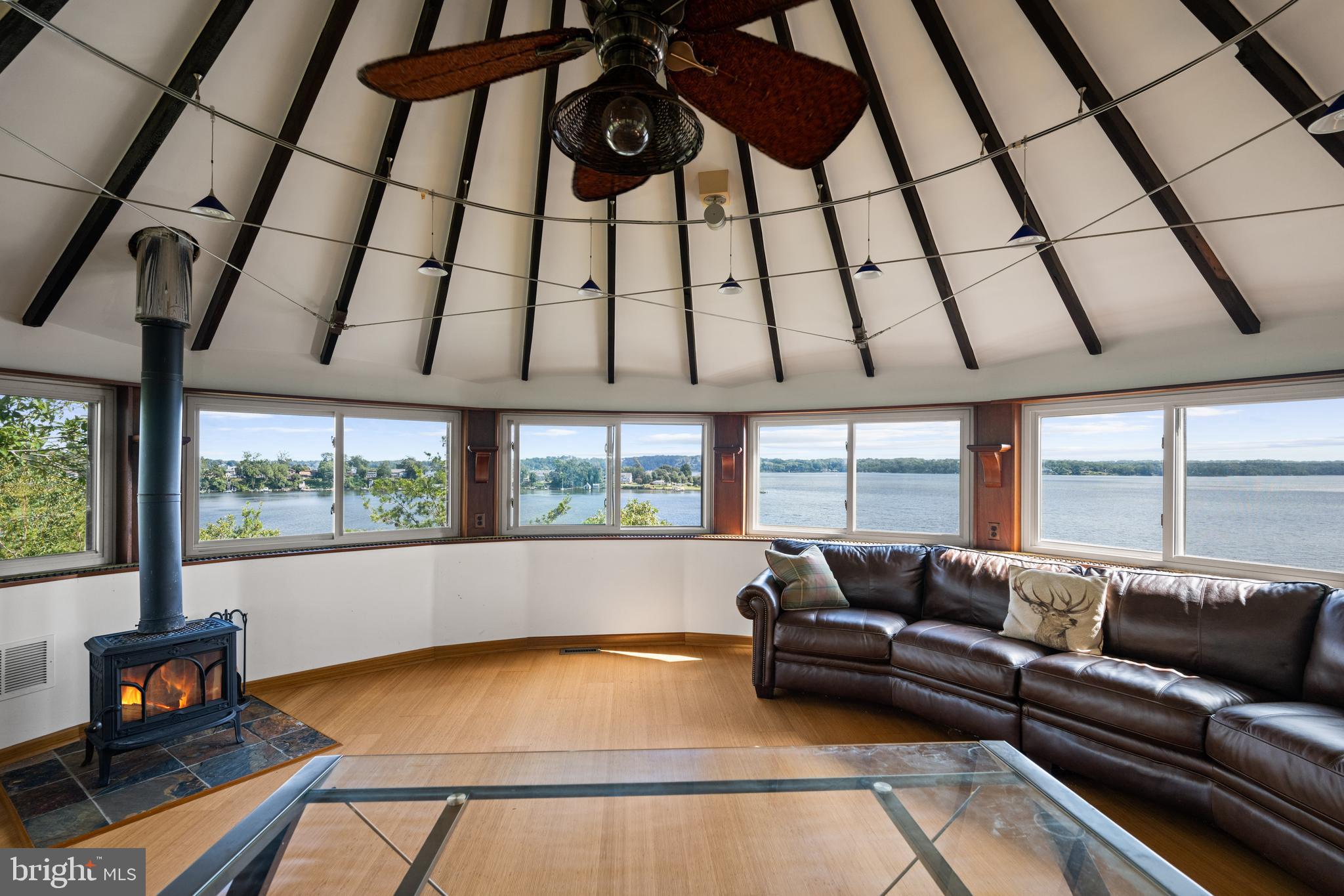 1002 ST HELENA ISLAND