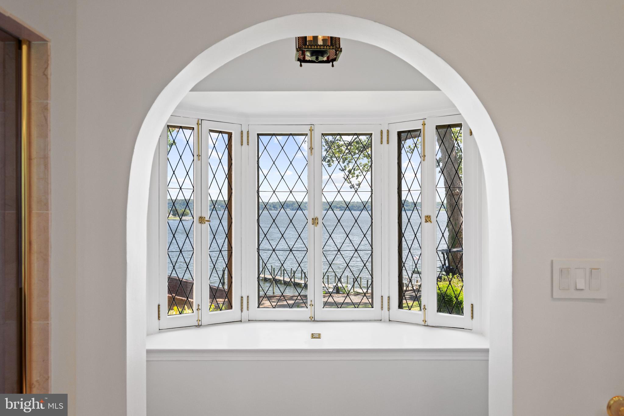 1002 ST HELENA ISLAND