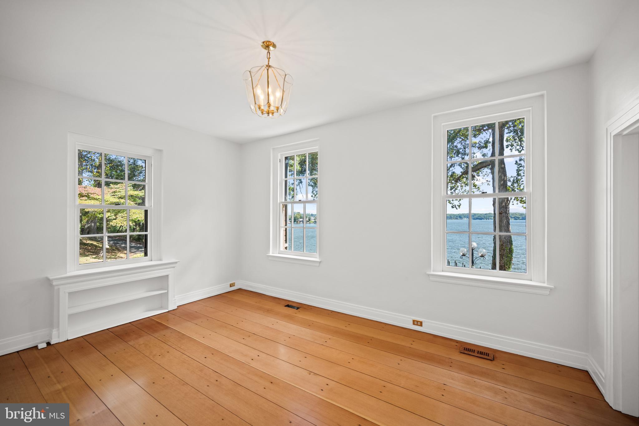 1002 ST HELENA ISLAND