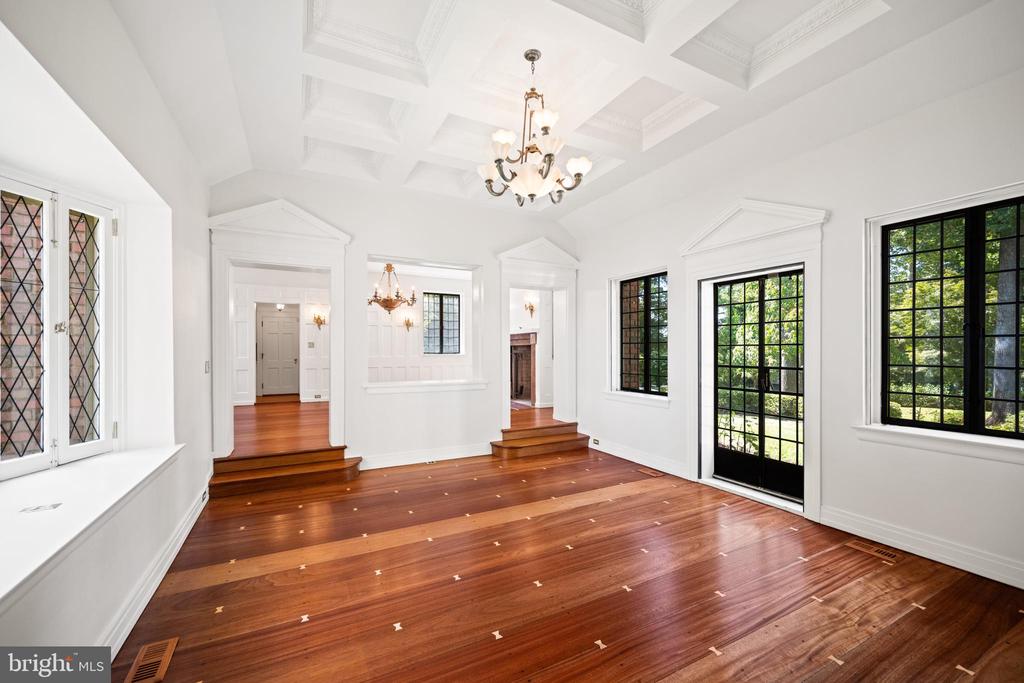 1002 ST HELENA ISLAND